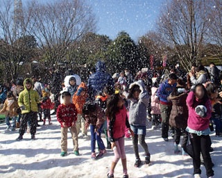 大阪・堺に1日限定の「雪原」が出現！親子で雪あそびを楽しもう