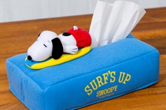 【写真を見る】「スヌーピー ティッシュケース (サーフィン)」(2052円)