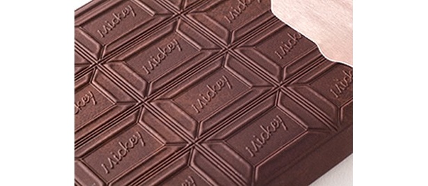 「手帳スリム DC チョコ ブラウン」(渋谷ロフト)は、本物の板チョコそっくりの凹凸と質感がグッド 
