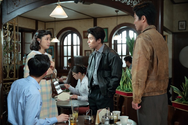 【写真を見る】吉乃(深川麻衣)&岡(中尾明慶)&森本(毎熊克哉)の三角関係の行方は…?