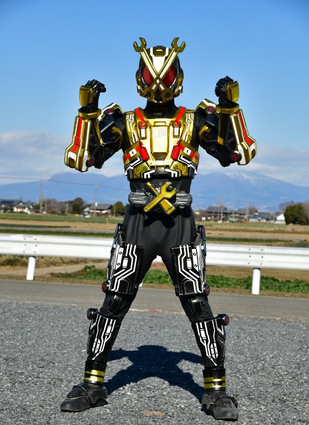 ソウゴの味方なのか、それとも違う未来へと導く存在となるのか分からない仮面ライダーキカイ