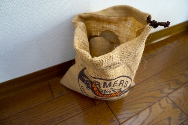 独特の風合いのある麻の生地が、ジャガイモをちょっとおしゃれに見せてくれます