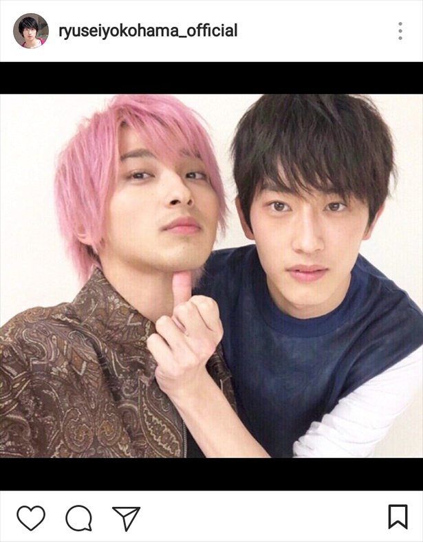 【写真を見る】横浜流星&杉野遥亮の“顎クイ”にファン興奮「2人とも爆イケすぎて画面割れそう!!」