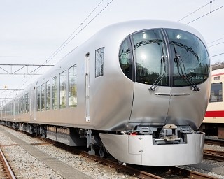 西武の新型特急「Laview」公開！試乗して分かった“居心地のよさ”