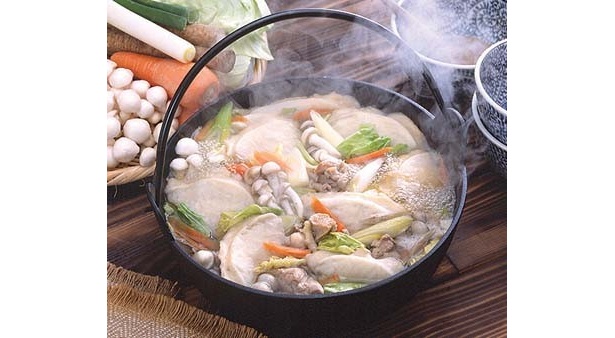 人気No.1の「八戸せんべい汁」(300円)
