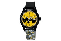 デザイン性と機能性を兼ね備えた「Peanuts×Q＆Q SmileSolar 腕時計(チャーリー・ブラウン)」(5940円)