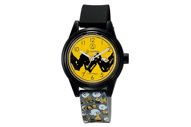 デザイン性と機能性を兼ね備えた「Peanuts×Q＆Q SmileSolar 腕時計(チャーリー・ブラウン)」(5940円)