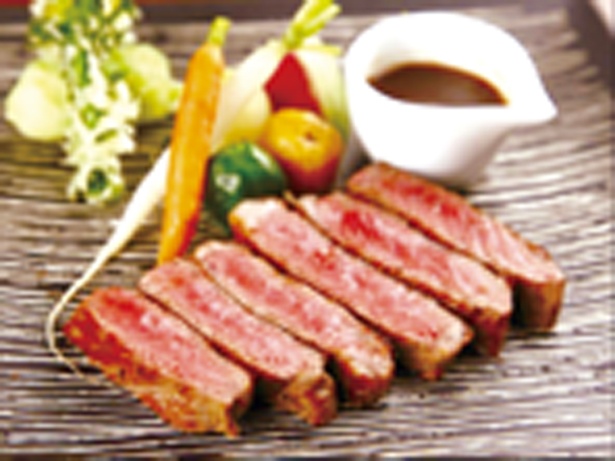 国産の馬肉の刺身や焼肉がたべられる、熊本市の「馬桜 銀座通り店」