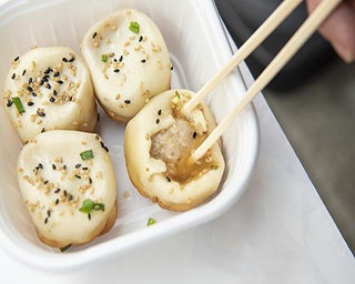 中華街で2人で1,980円以下で食べ歩き！