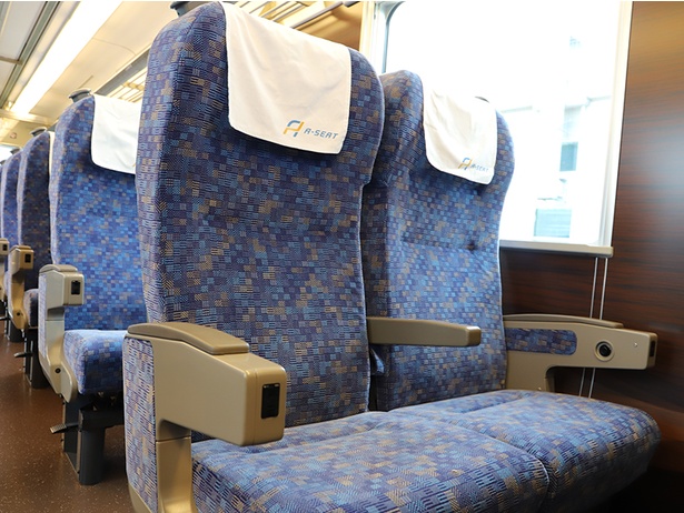 JR西日本在来線普通車初となる各座席にコンセント設置