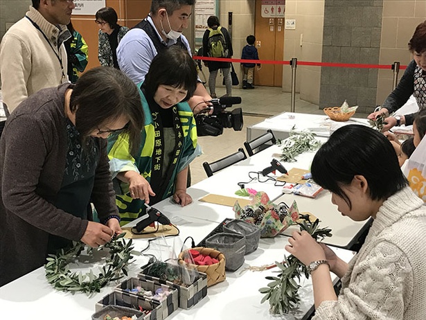 「HaRuNe」小田原で開催された、オリーブの葉と枝を使ったリース作り体験イベントも行われた(2019年は開催未定)