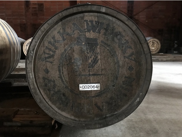 宮城蒸溜所で最初に作られたウイスキーの貯蔵樽。まだ中には貴重なウイスキーが眠っている