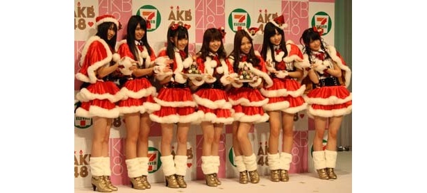 セブン-イレブンのクリスマスケーキをアピール