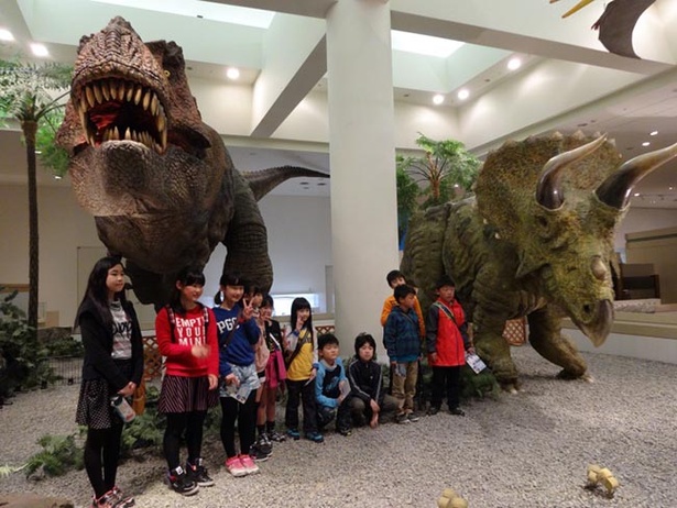 春休み 子供とのおでかけに 愛媛県総合科学博物館 恐竜ロボットと記念写真を撮ろう ウォーカープラス