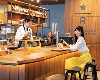 希少性の高いコーヒー豆を多彩な抽出方法で！ スターバックスのバーがなんばスカイオに！
