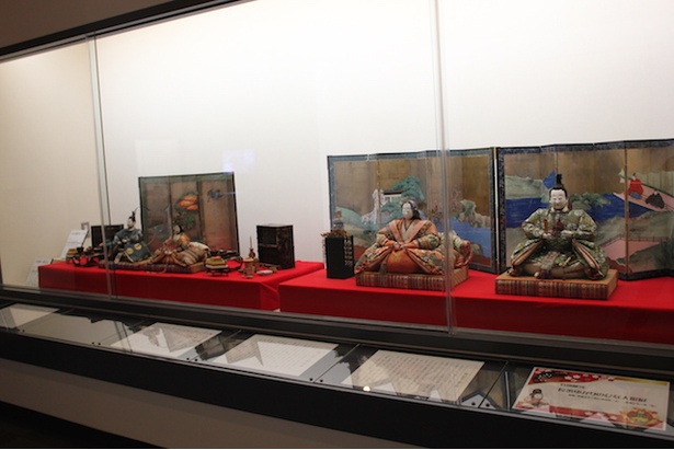 長浜城博物館で「長浜ゆかりの雛人形展」が開催