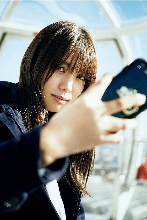 小林由依1st写真集『感情の構図』より