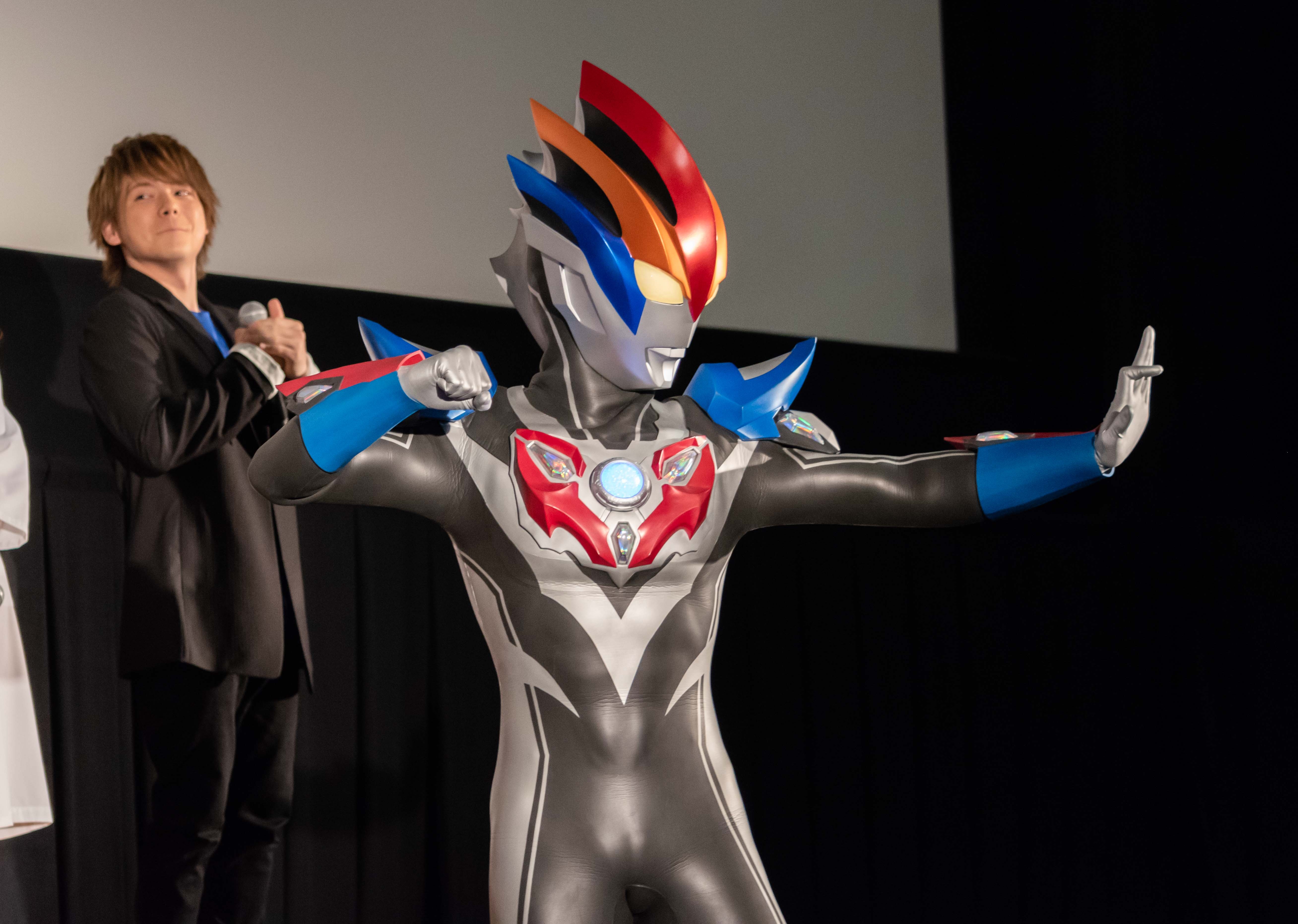 【写真を見る】ウルトラマンR/Bの集大成!“ウルトラマングルーヴ”が劇場に降臨