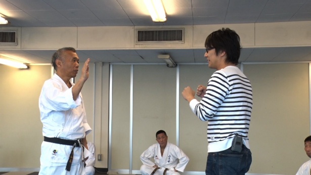 【写真を見る】石井和義館長に一日密着! 人生相談の結果とは?