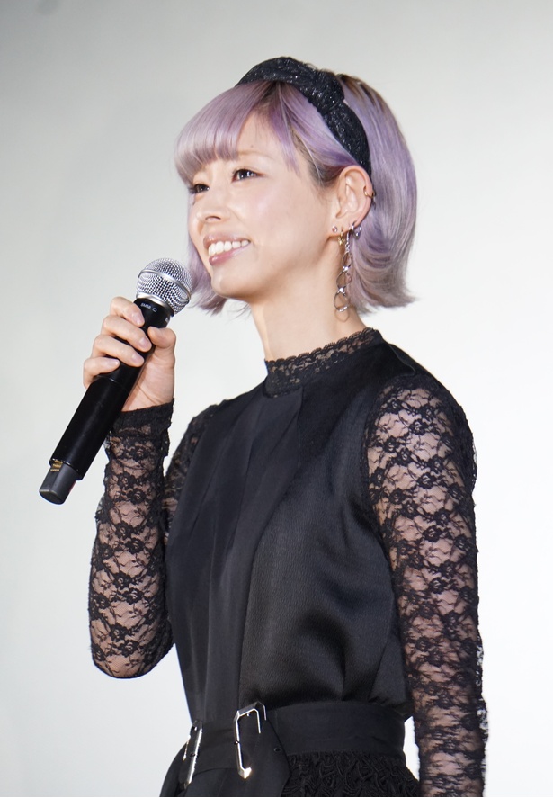 「みんなで本当に苦労して作った作品なので見ていただけて本当にうれしいです。ありがとうございました」とにっこり