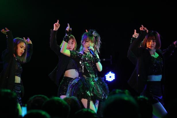 1月と2月にはソロライブ「れーな100%!vol.4アクロディーバ」を開催した。DA PUMPのKENZOが付けたロックダンスとモーニング娘。のキャッチーなダンスが交互する楽しいステージに