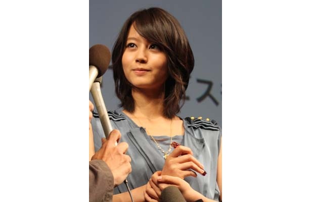 「普段は家族と友達にメールします」と話した堀北さん
