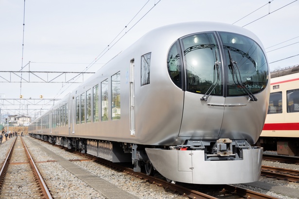 2019年に西武鉄道の3代目特急車両としてデビューする001系「Laview」