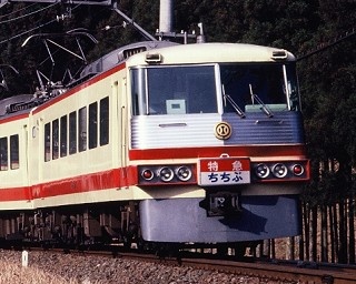 西武新型特急が「レッドアロー」の名を冠さないワケ 「見たことのない新しい車両」を目指し一新