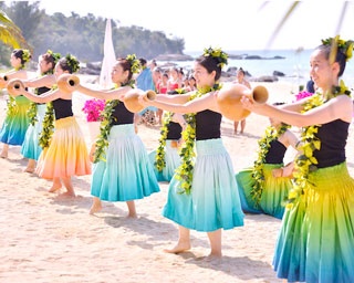 楽しいイベントが目白押し！沖縄・カヌチャビーチの海開き
