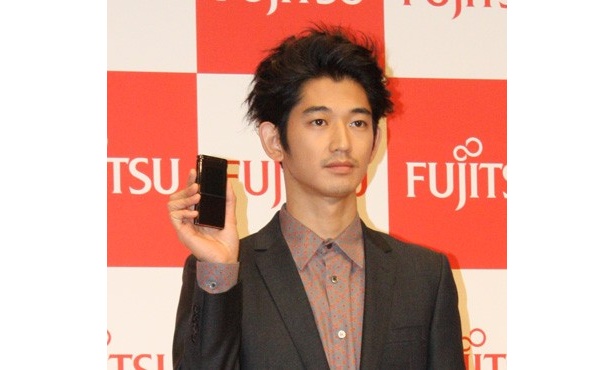 カメラが趣味で、携帯を使っても普段からよく写真を撮るという瑛太さん