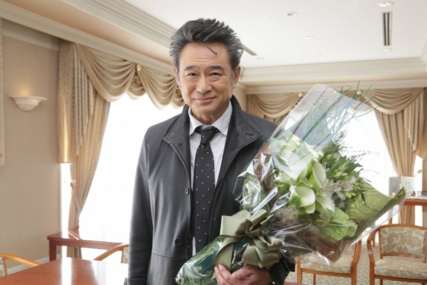 【写真を見る】船越英一郎は錦戸亮との共演シーンでクランクアップ