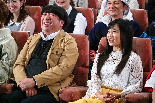 日村勇紀、小島瑠璃子(写真左から)