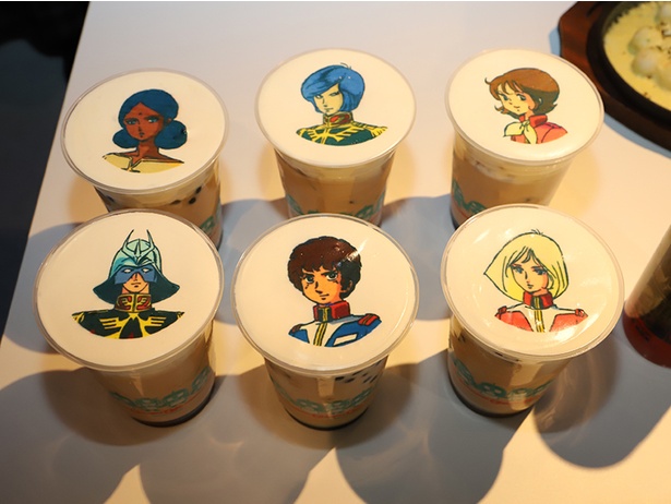 クリーム部分にキャラクターがプリントされた「チーズクリームタピオカミルクティー」