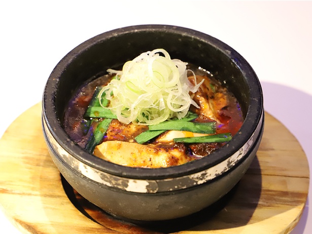 大気圏の摩擦で燃える機体をイメージした激辛麻婆豆腐「大気圏突入麻婆豆腐」
