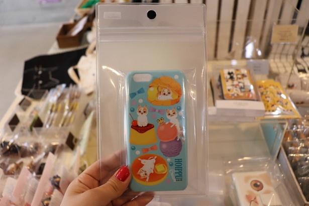 「アイフォンケース」(1600円、税別)
