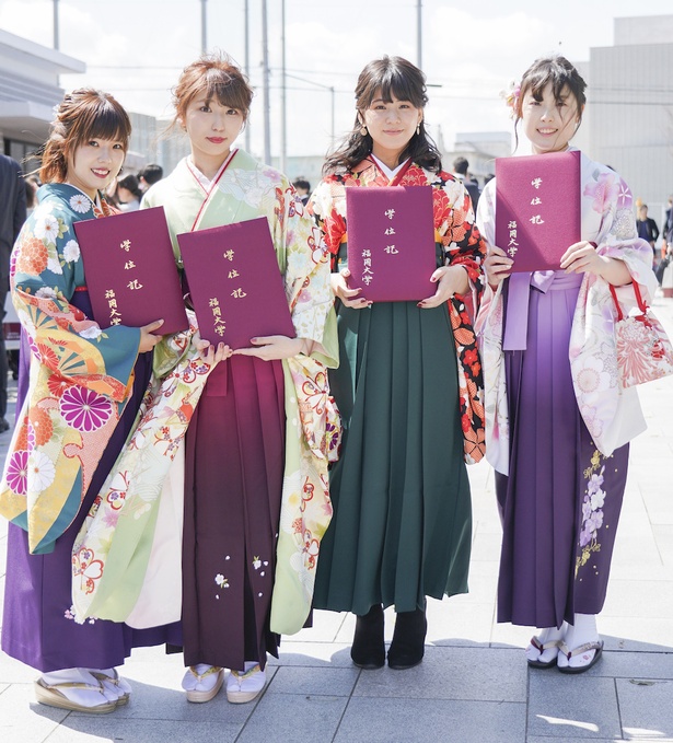 平成30年度福岡大学の卒業生、かなさん、あかねさん、あかりさん、ひかりさん