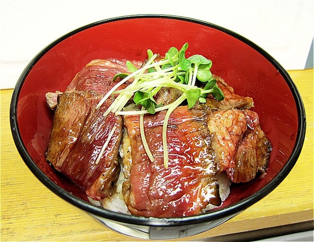 肉バルトーキョーで食べられる　アンガス牛ステーキ