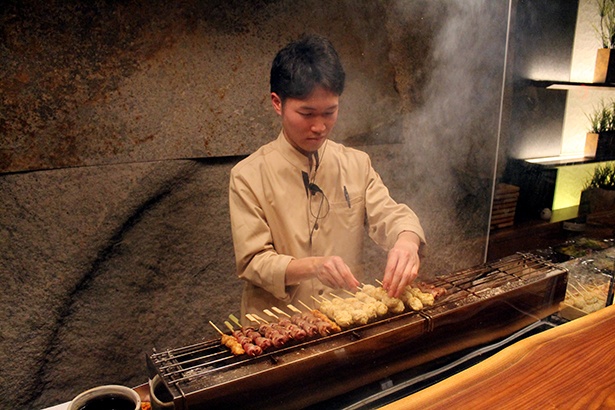 予約2か月待ち 日本初の会員制焼鳥店 熊の焼鳥 2号店が大阪 北新地にオープン 1 3 ウォーカープラス