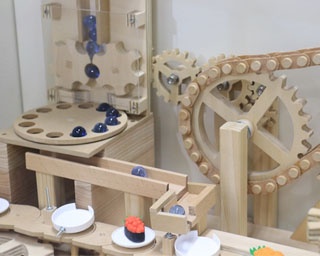 ビー玉の動きに注目！佐賀県立宇宙科学館ゆめぎんがで「ビーコロ2019」開催中