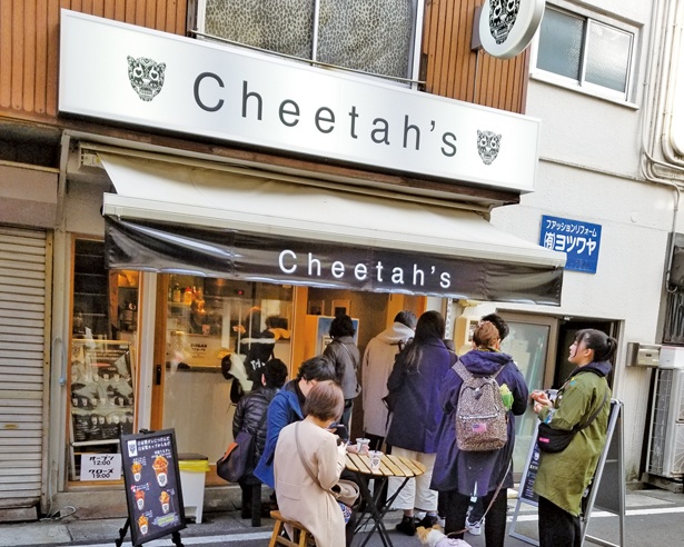 午後から込み合う傾向があるので、開店すぐか夕方ごろなら行列を回避できるかも / Cheetah’s 名古屋大須
