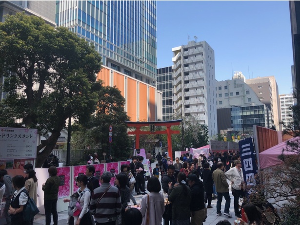 「ニホンバシ桜屋台」の様子(写真は過去の開催)