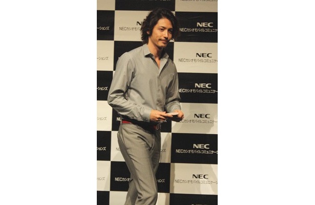 玉木さんの出演する「docomo STYLE series(TM) N-02C」の新CMは11月19日(金)より放送開始されるので要チェックだ