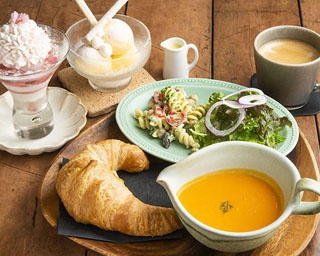 自然豊かな宮ヶ瀬に佇む「カフェ ひとあし」で、大人のためのデザートを