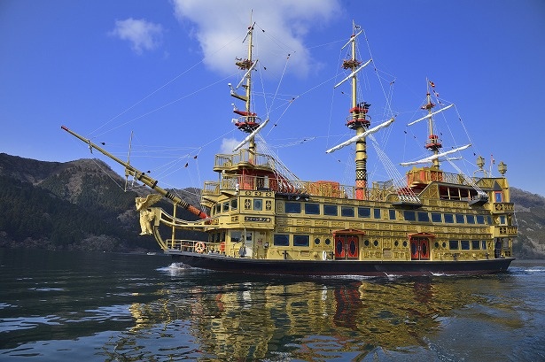 新型海賊船クイーン芦ノ湖