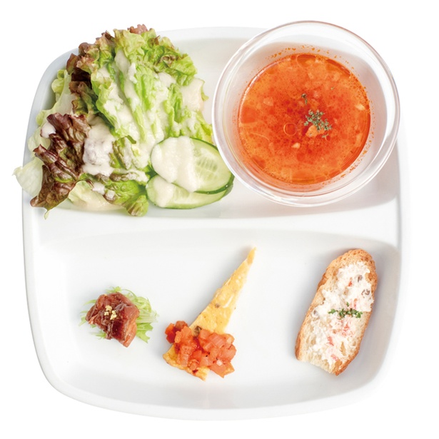 cafe ＆ casual restaurant sunflower / 「ランチセット」は＋380円〜で、サラダ、パン、ライスから選べる