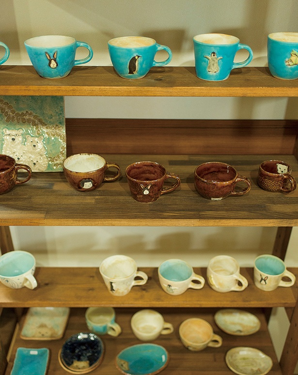 やかまし村 / 作品の購入もできる「陶工房RON」。糸島の海をモチーフにしたPure Blueシリーズが人気　