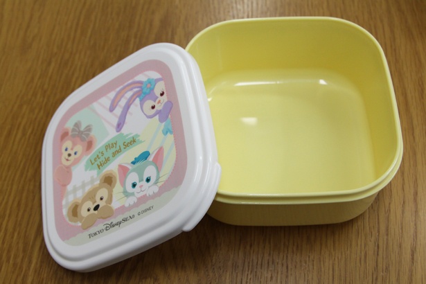Lサイズの「シール容器」(1900円)