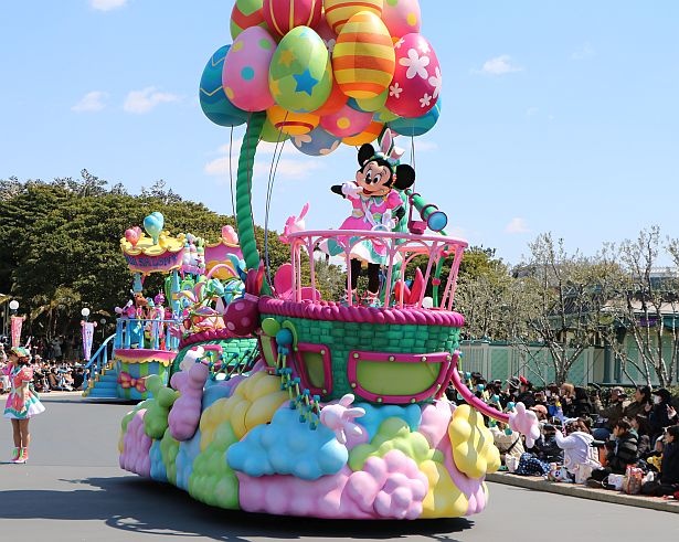 東京ディズニーランドのパレード「うさたま大脱走！」