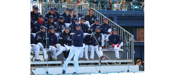 高森選手の野球モノマネに全員大爆笑！