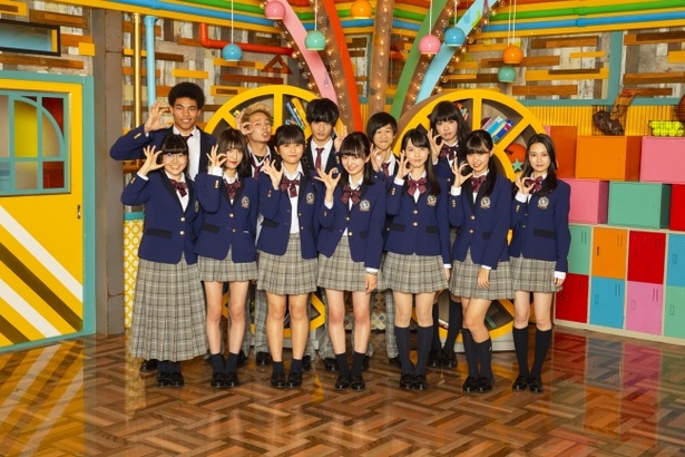 “CDデビュー”を目指し、日々劇場公演で汗を流す一同
